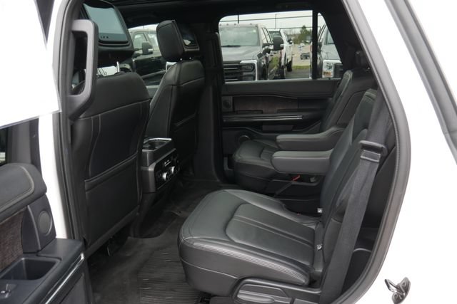 Used 2018 Ford Expedition Limited w/ Equipment Group 302A AWD/4WD image 28