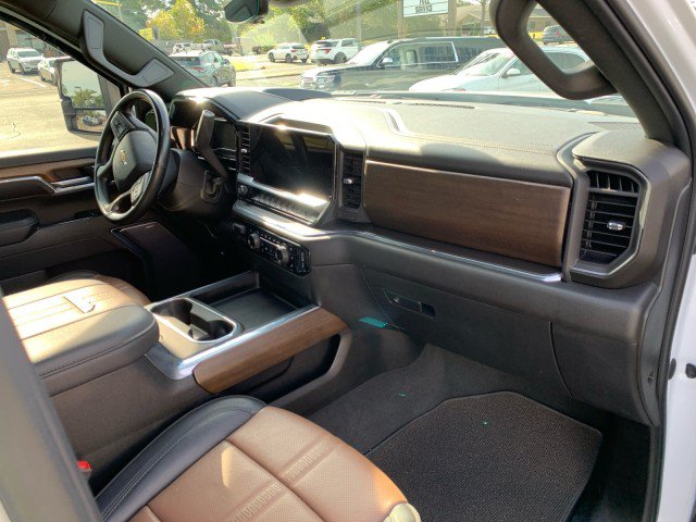 Used 2024 Chevrolet Silverado 2500 High Country w/ Technology Package AWD/4WD image 20