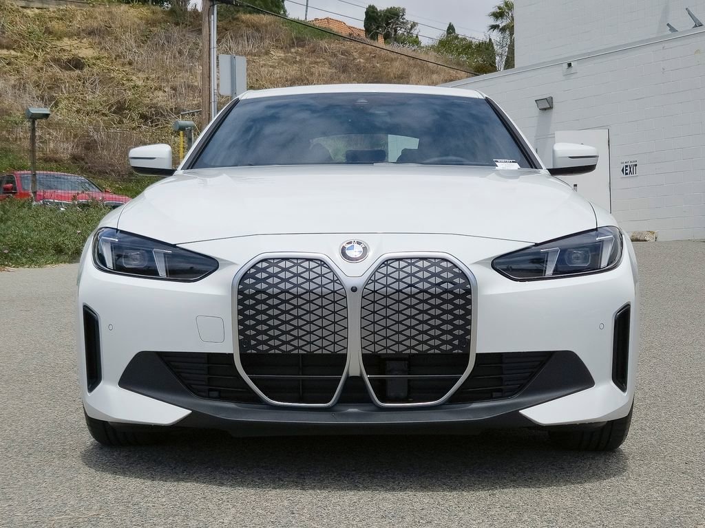 New 2026 BMW i4 eDrive40 w/ Parking Assistance Package RWD image 2