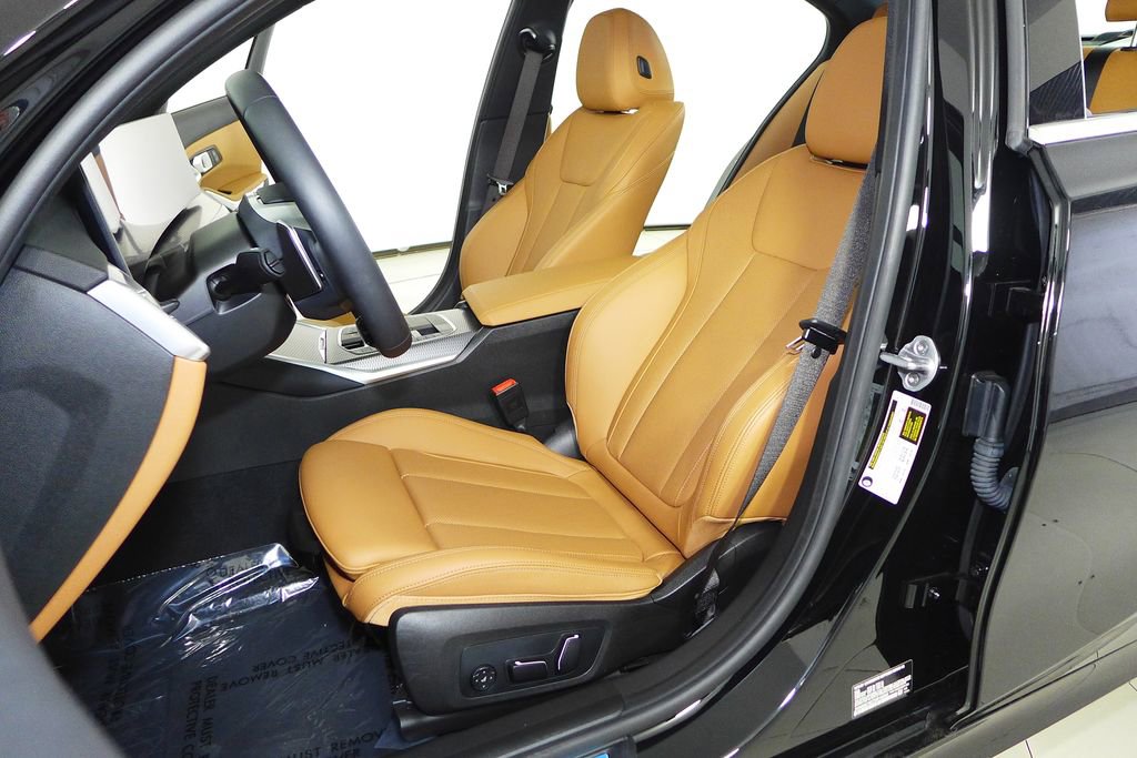 Used 2025 BMW 330i Sedan w/ Convenience Package RWD image 22