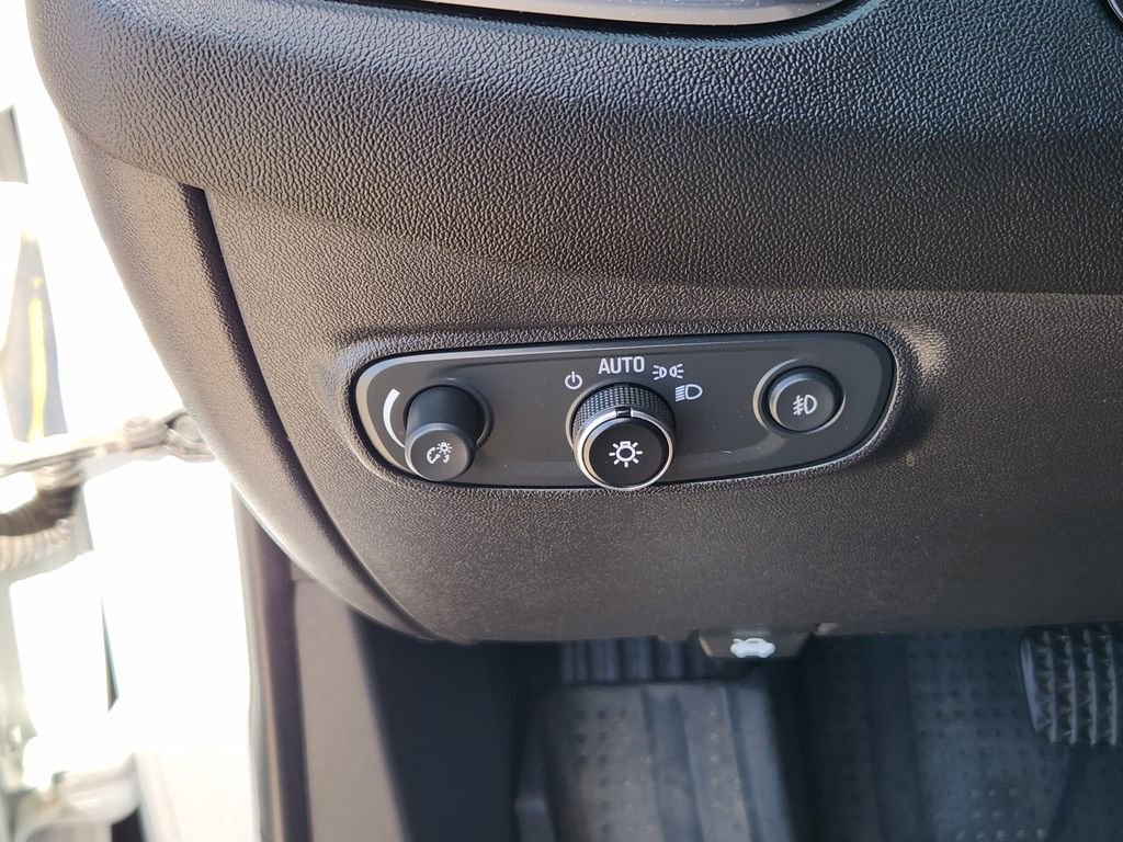 Used 2021 Chevrolet Equinox LT image 27