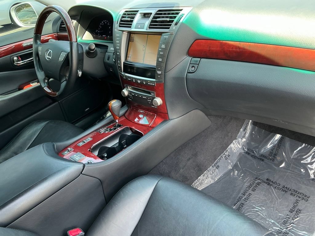 Used 2011 Lexus LS 460 AWD w/ Comfort Pkg image 23