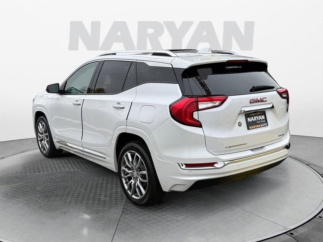 Used 2022 GMC Terrain Denali w/ LPO, Floor Liner Package image 5