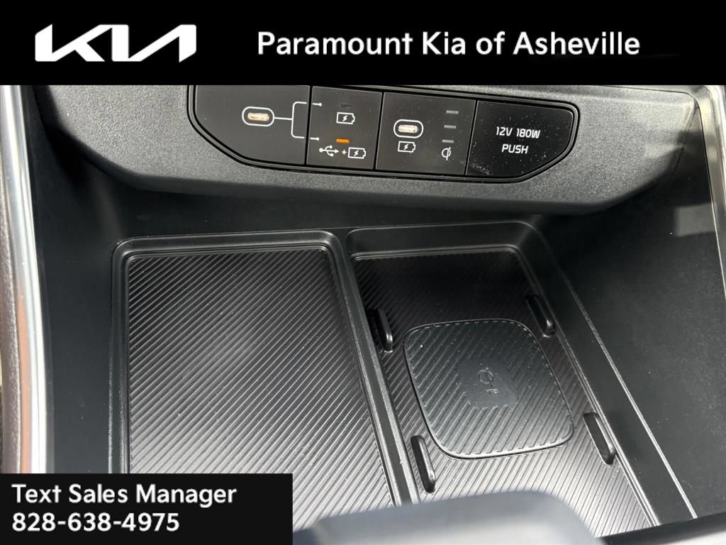 Certified 2025 Kia Carnival SX Prestige FWD image 17