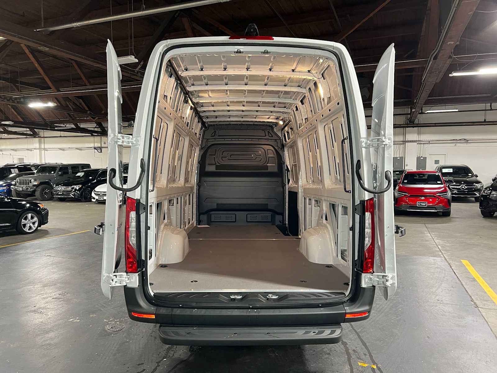 New 2025 Mercedes-Benz eSprinter 170 Cargo image 16