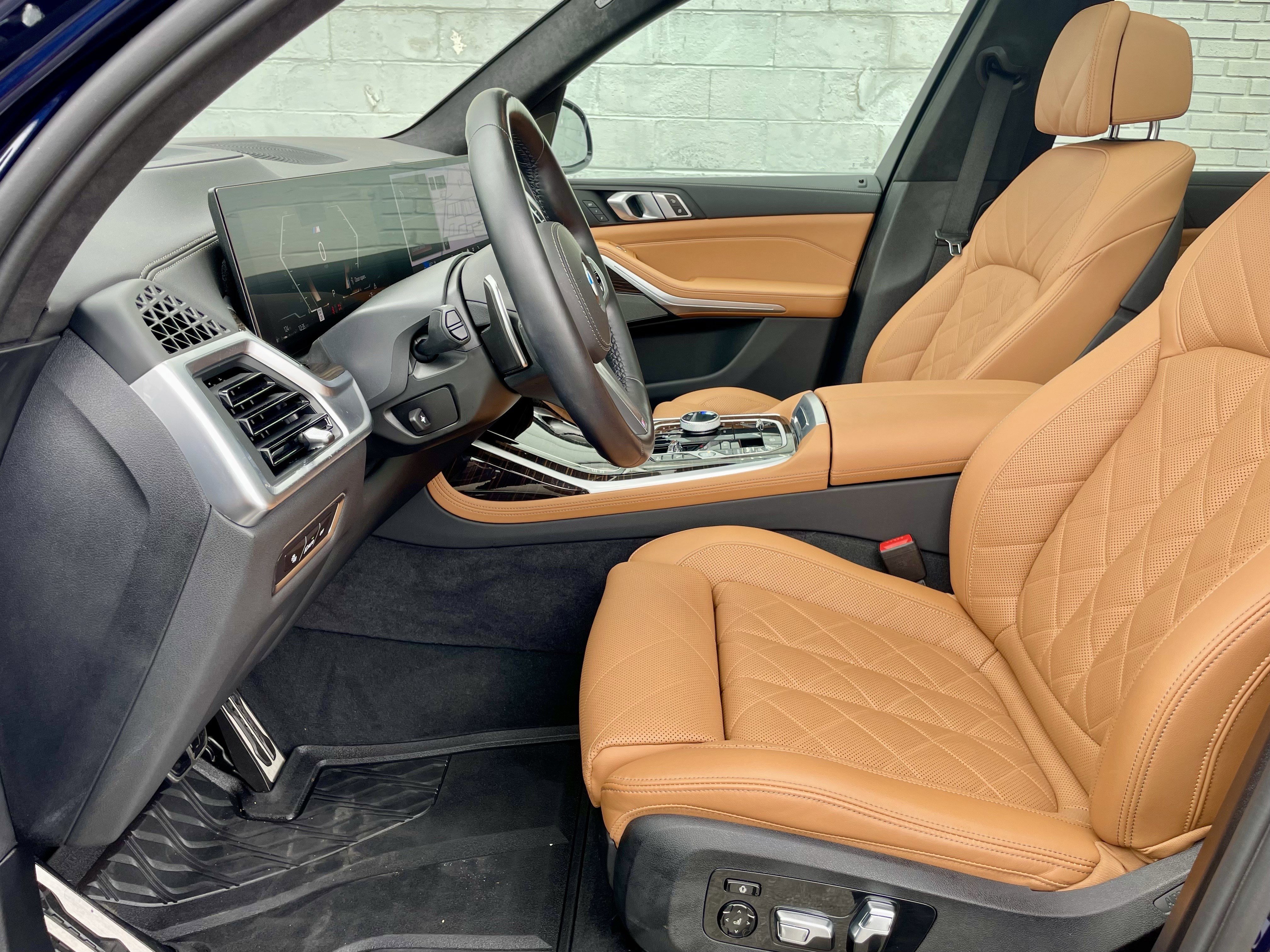 Used 2024 BMW X7 xDrive40i w/ M Sport Package image 14