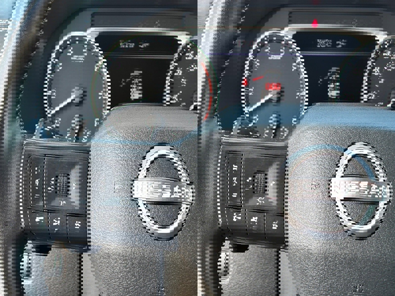 Certified 2025 Nissan Rogue SV image 19