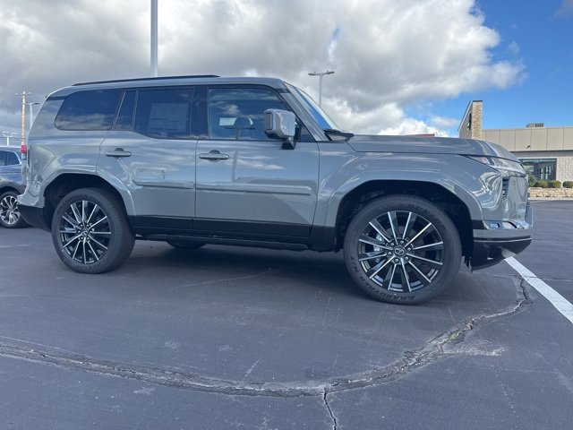 New 2025 Lexus GX 550 w/ Accessory Package (2T) image 6