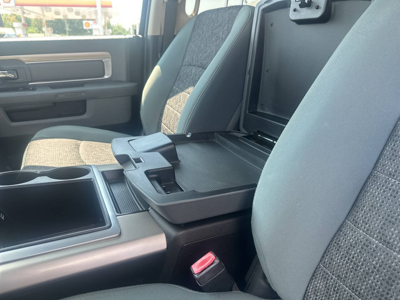 Used 2015 RAM 1500 Big Horn AWD/4WD image 22