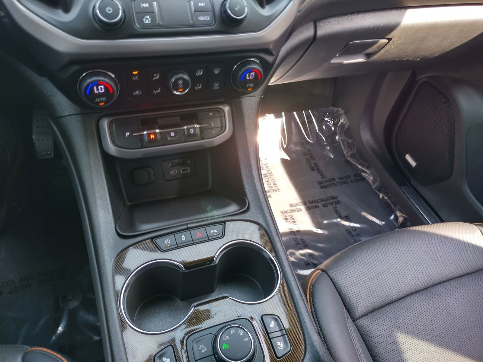 Used 2023 GMC Acadia AT4 w/ Technology Package image 17