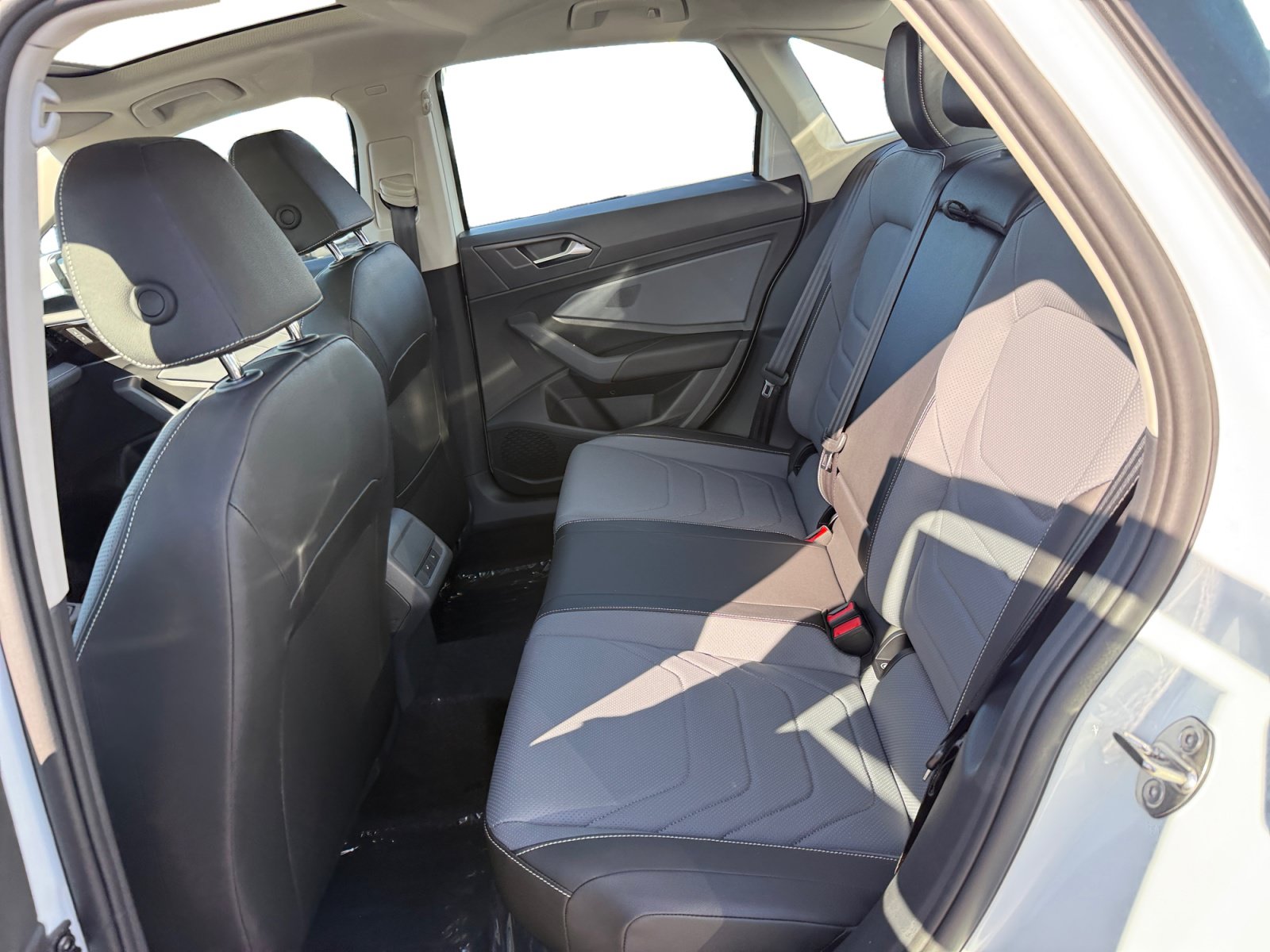 New 2027 Volkswagen Jetta SE FWD image 16
