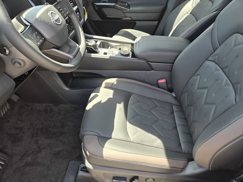 New 2026 Nissan Pathfinder Platinum w/ Accent Package AWD/4WD image 10