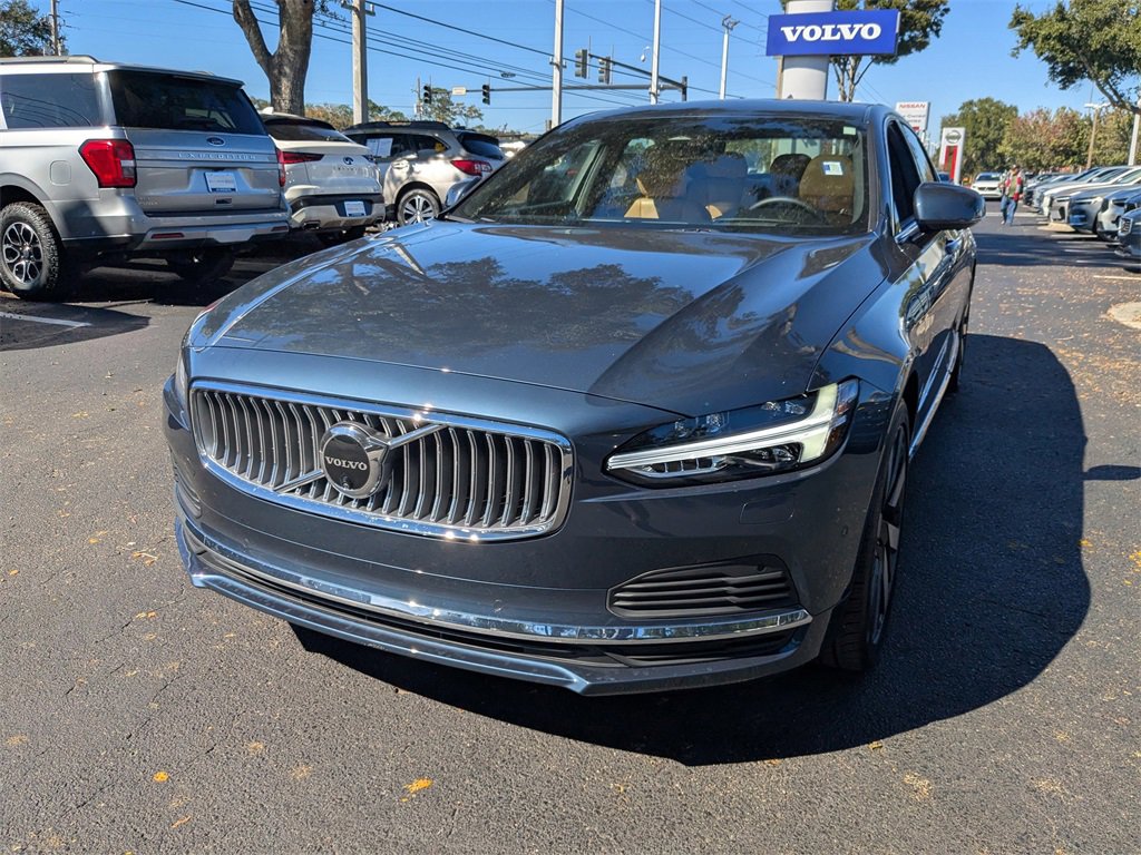 Certified 2024 Volvo S90 T8 Ultimate w/ Lounge Package image 6