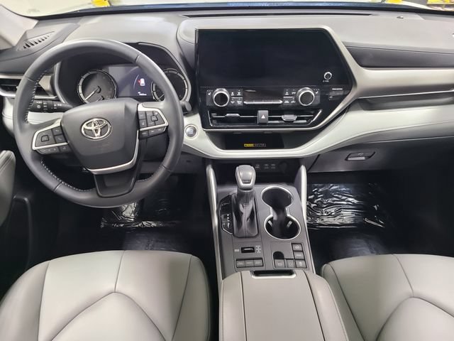 Certified 2026 Toyota Highlander XLE AWD/4WD image 28