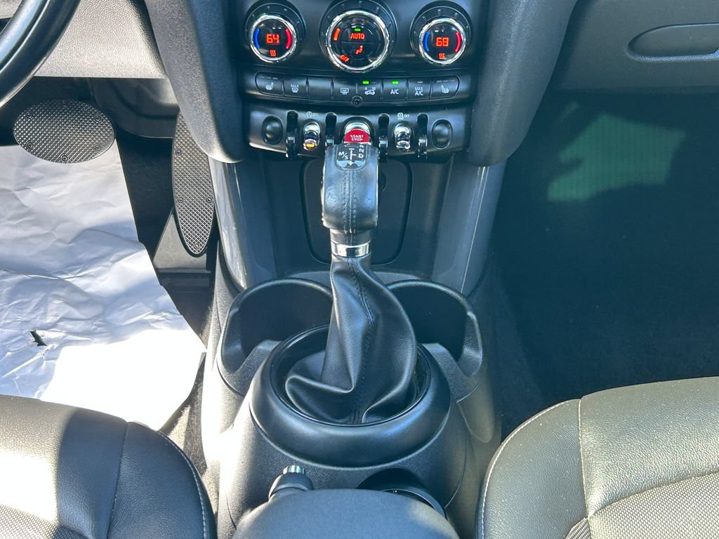 Used 2017 MINI Cooper 2-Door Hardtop FWD image 26