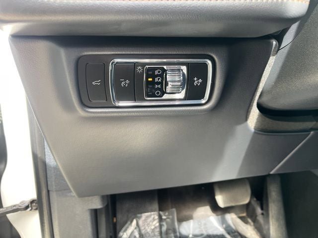 Certified 2025 Lincoln Aviator AWD image 41