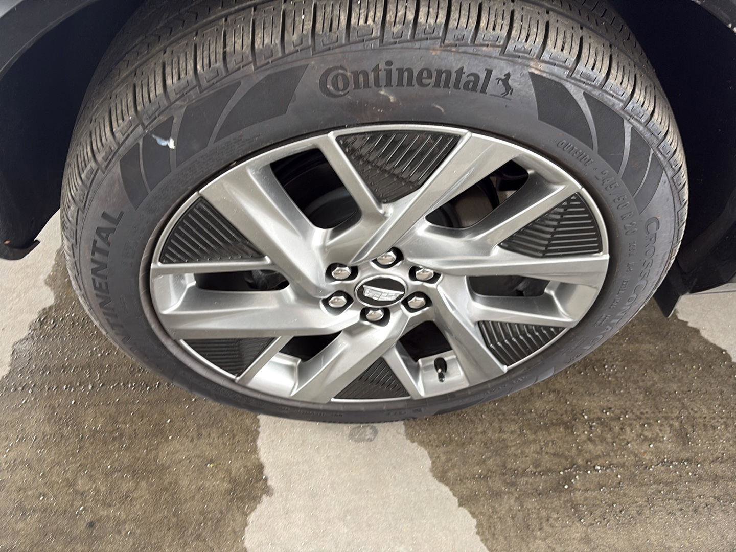 Used 2025 Cadillac Optiq Luxury 1 image 25