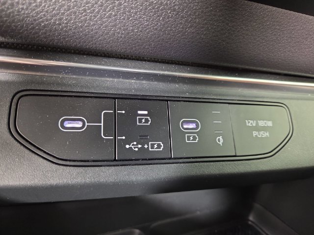 Certified 2025 Kia Carnival SX Prestige FWD image 25