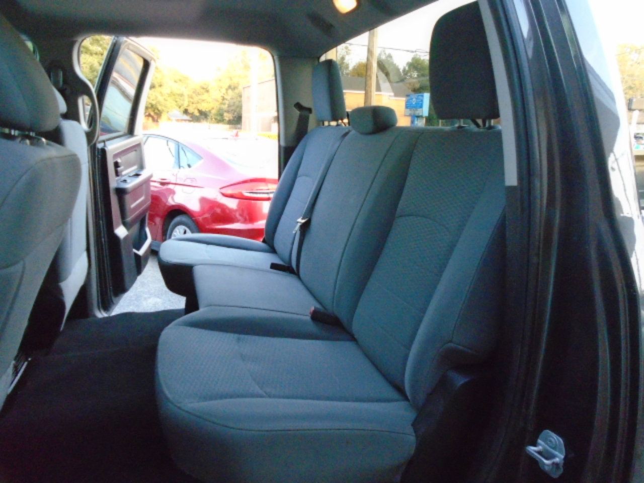 Used 2018 RAM 3500 Tradesman w/ Chrome Appearance Group image 9