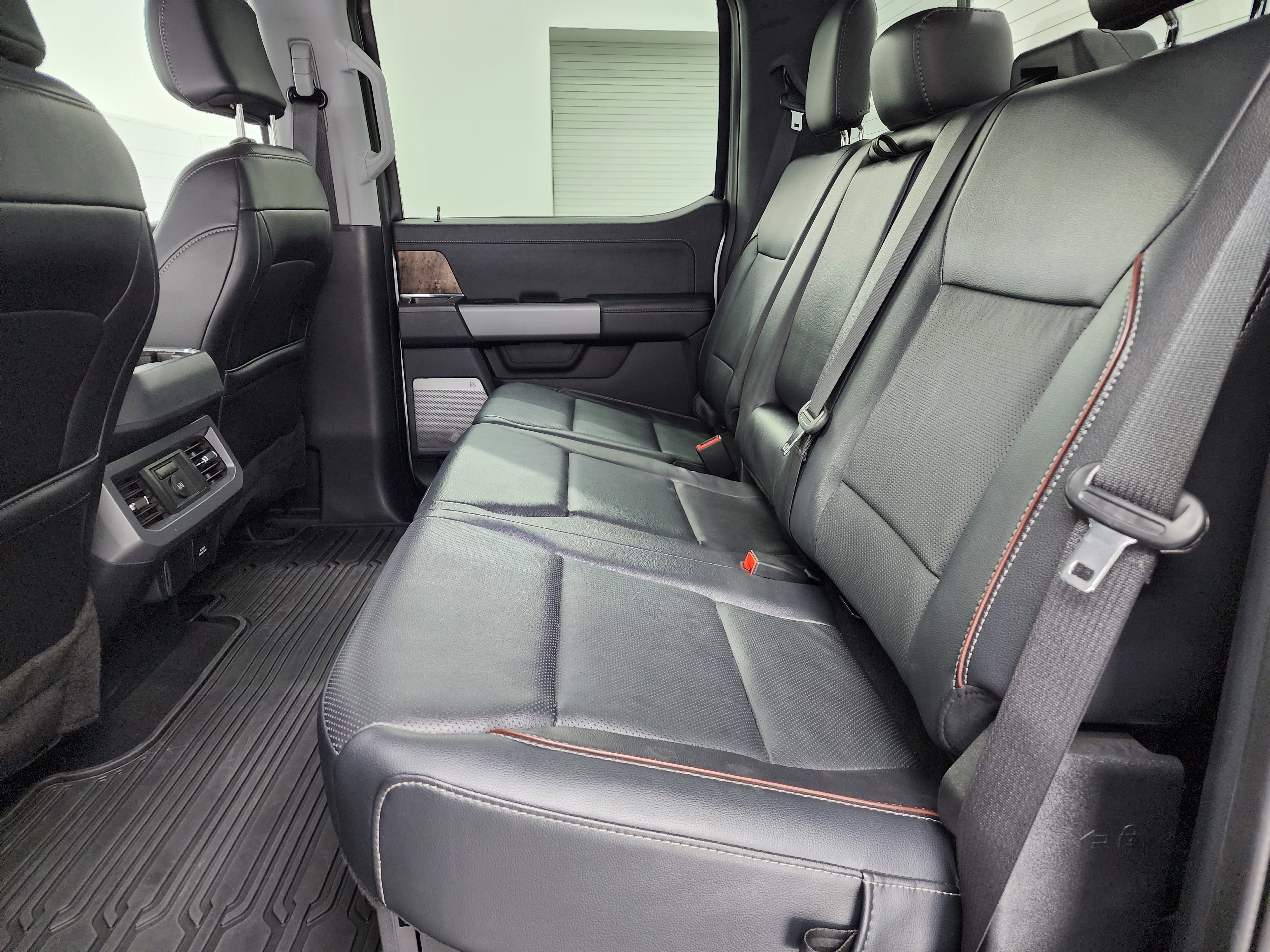 Used 2024 Ford F250 Lariat w/ Chrome Package image 9