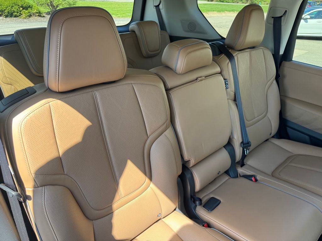 Used 2025 INFINITI QX80 Sensory AWD/4WD image 30