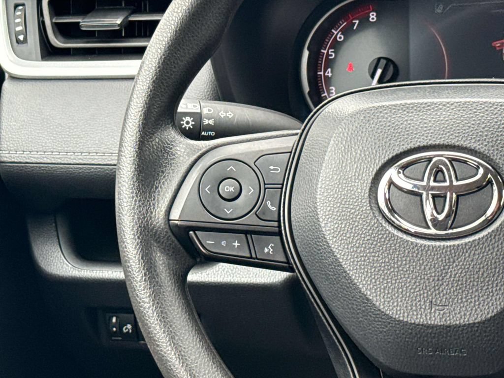 Used 2023 Toyota RAV4 XLE AWD/4WD image 19