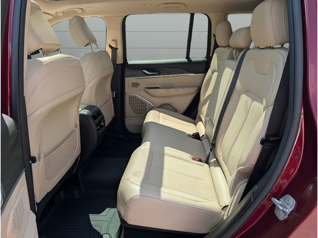 Used 2022 Jeep Grand Cherokee Limited image 30