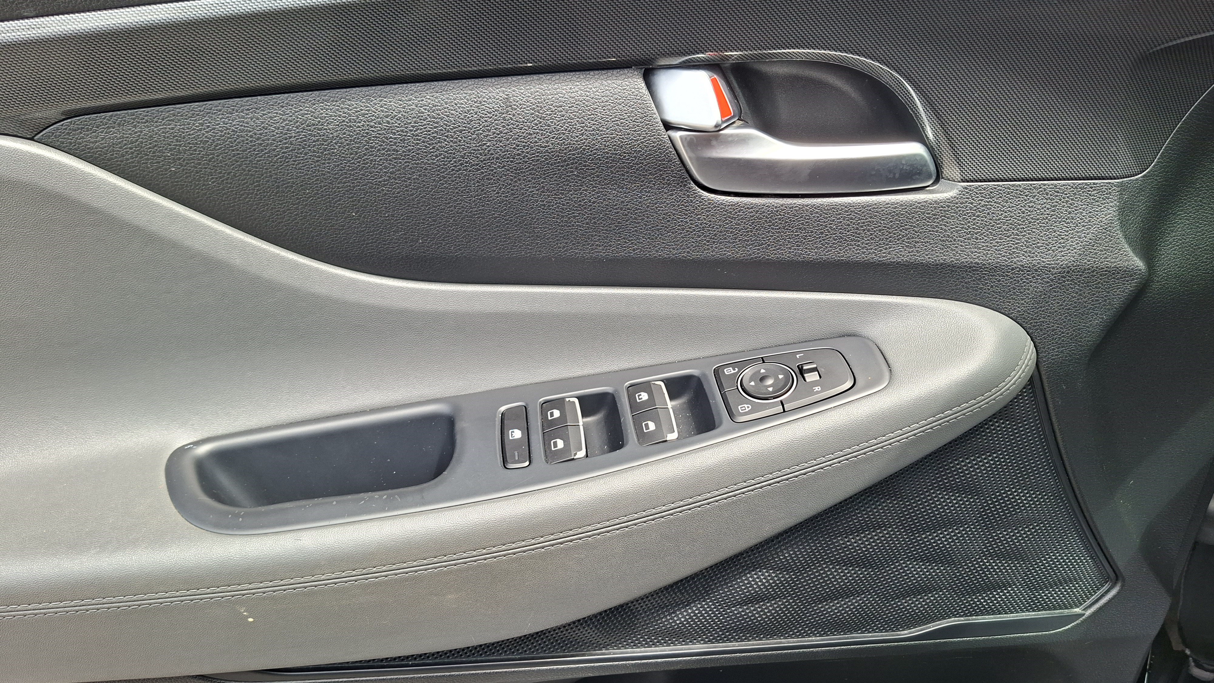 Used 2021 Hyundai Santa Fe SE AWD/4WD image 17