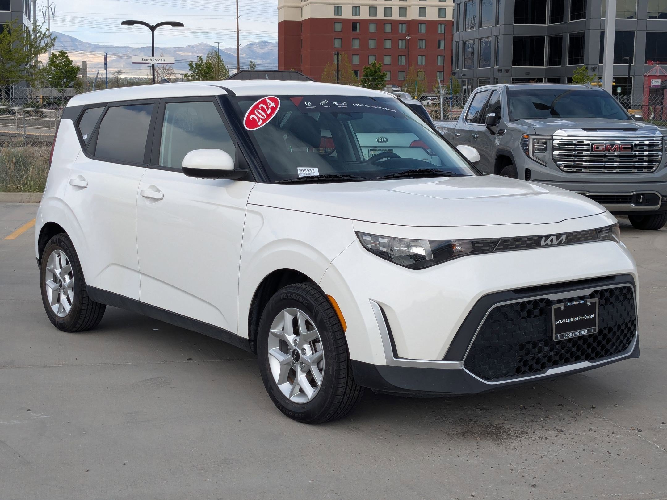 Certified 2024 Kia Soul LX w/ Option Group 015 FWD image 7
