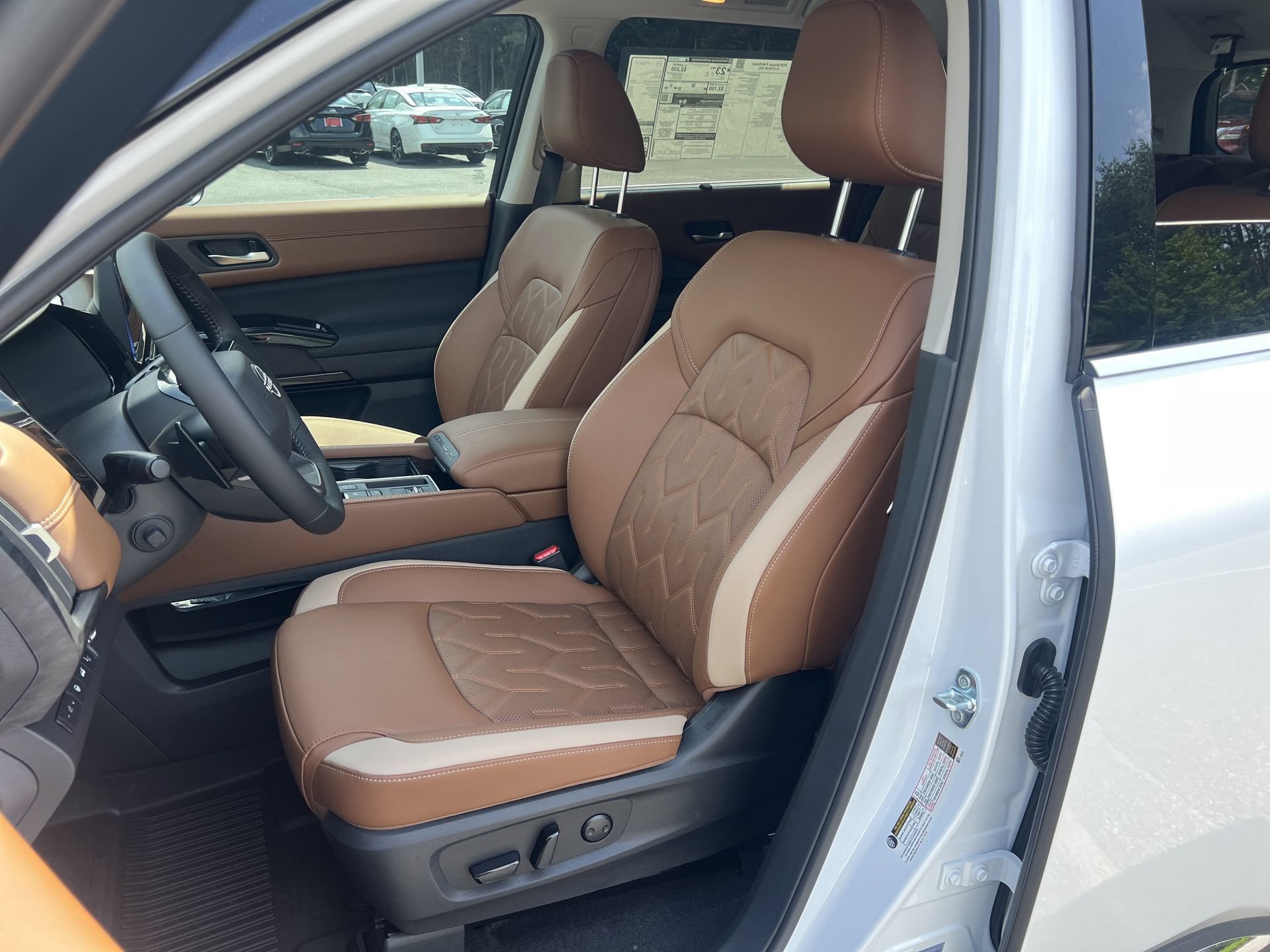 New 2026 Nissan Pathfinder Platinum FWD image 19