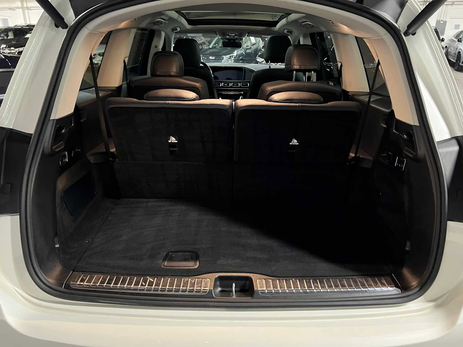 Used 2024 Mercedes-Benz GLS 580 4MATIC image 15