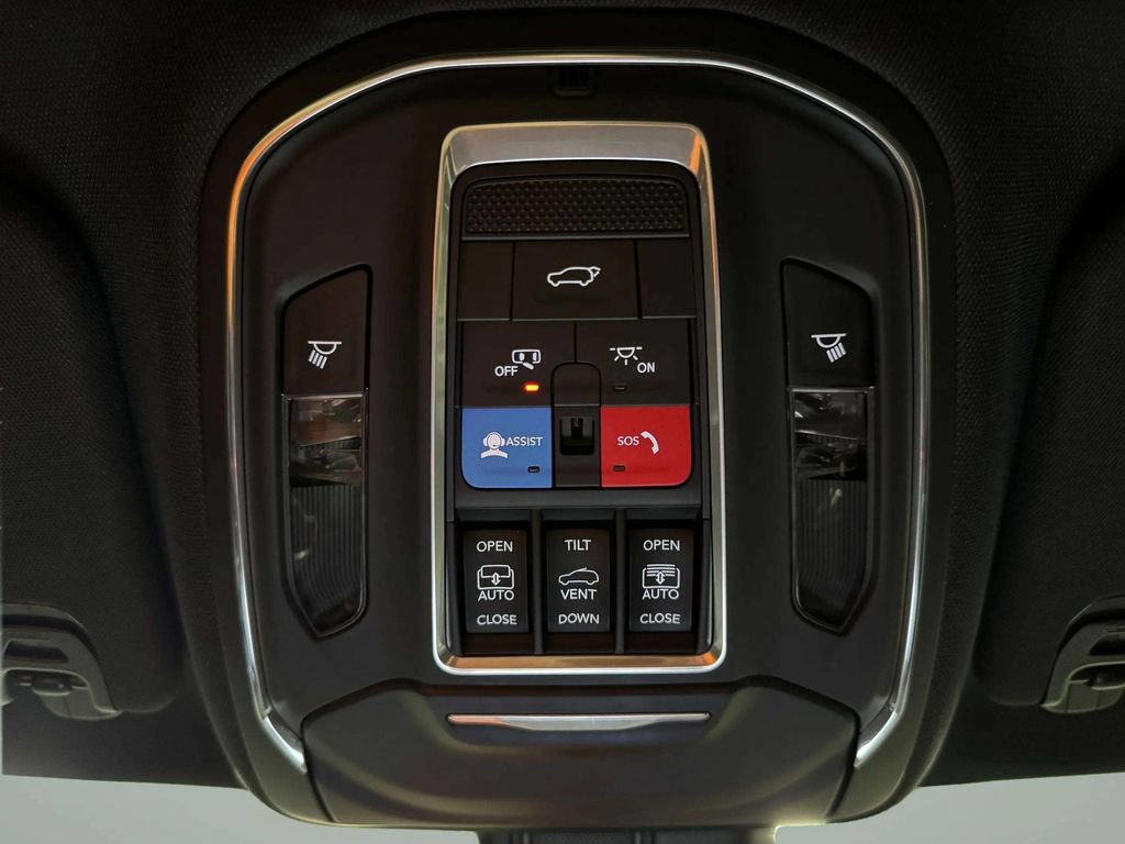 Used 2022 Jeep Wagoneer Series I w/ Premium Group I AWD/4WD image 13