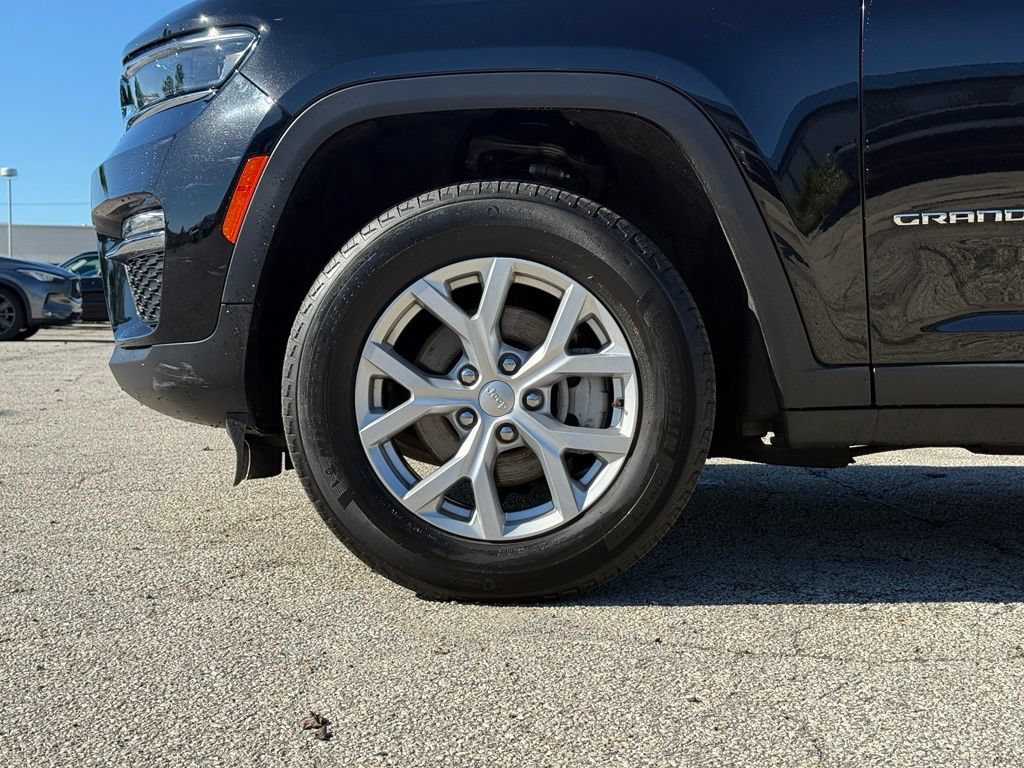 Used 2023 Jeep Grand Cherokee Limited AWD/4WD image 2