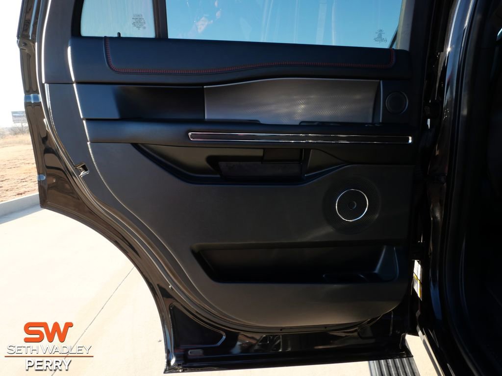 Used 2021 Ford Expedition Limited image 11