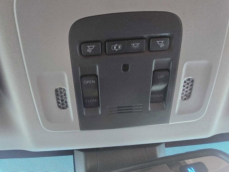 Used 2018 Toyota Camry SE image 29