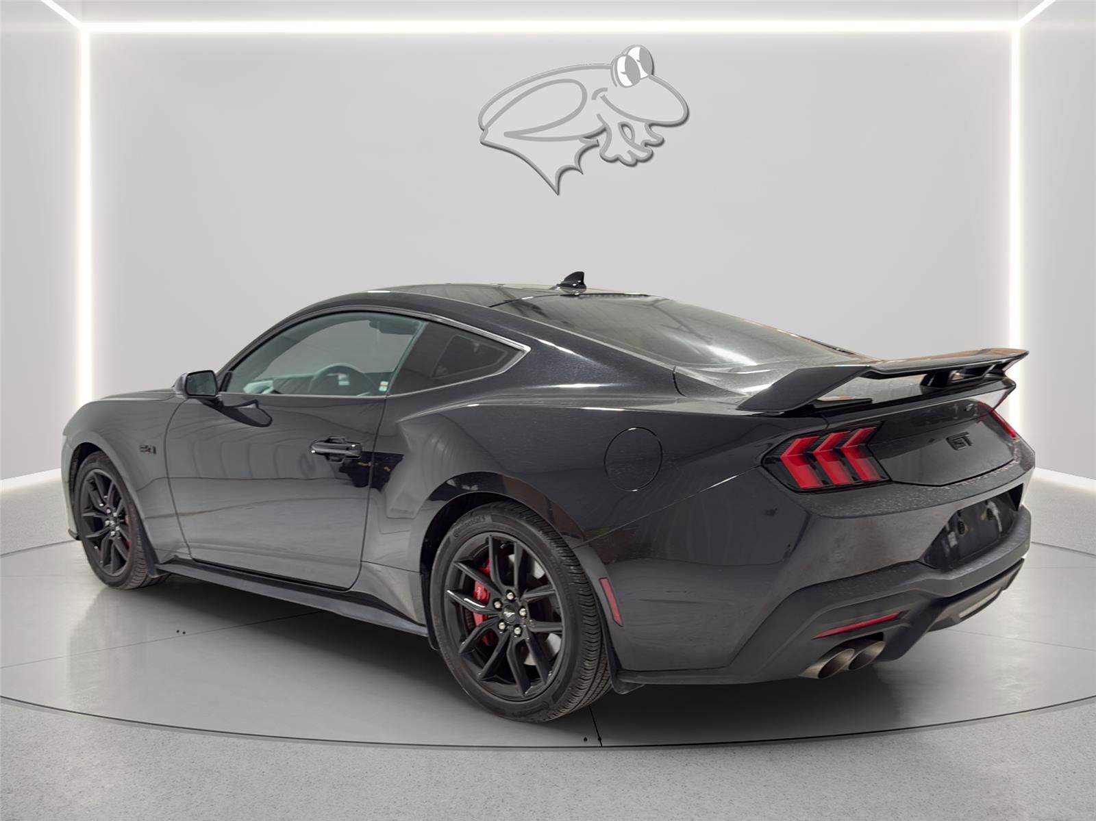 Used 2024 Ford Mustang GT RWD image 3