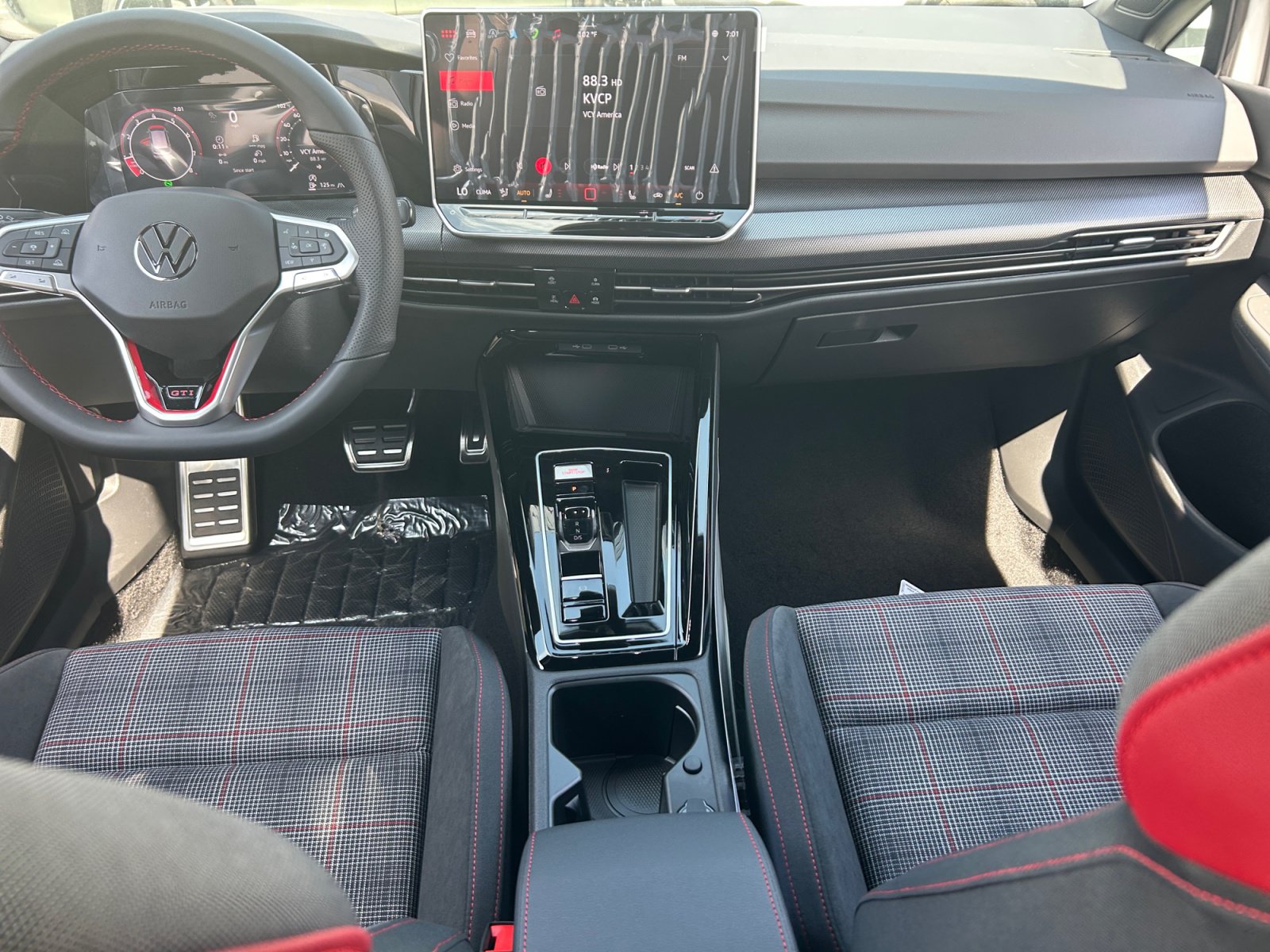 New 2026 Volkswagen Golf SE FWD image 19