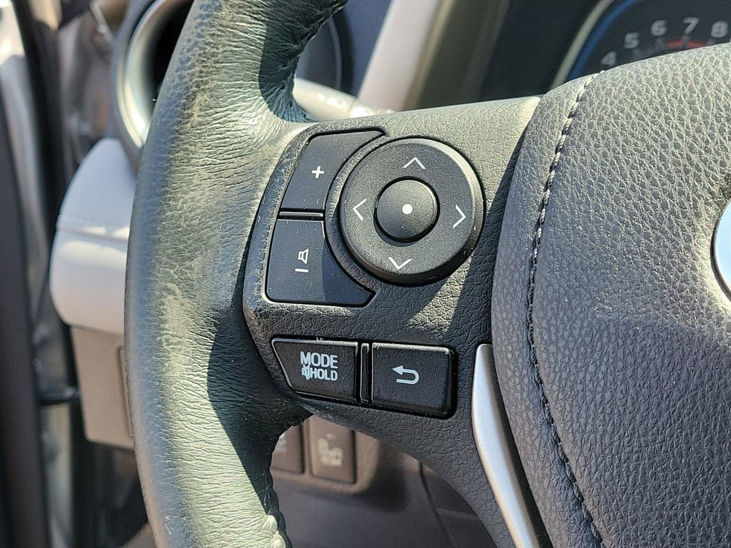 Used 2015 Toyota RAV4 Limited w/ Technology Package FWD image 31