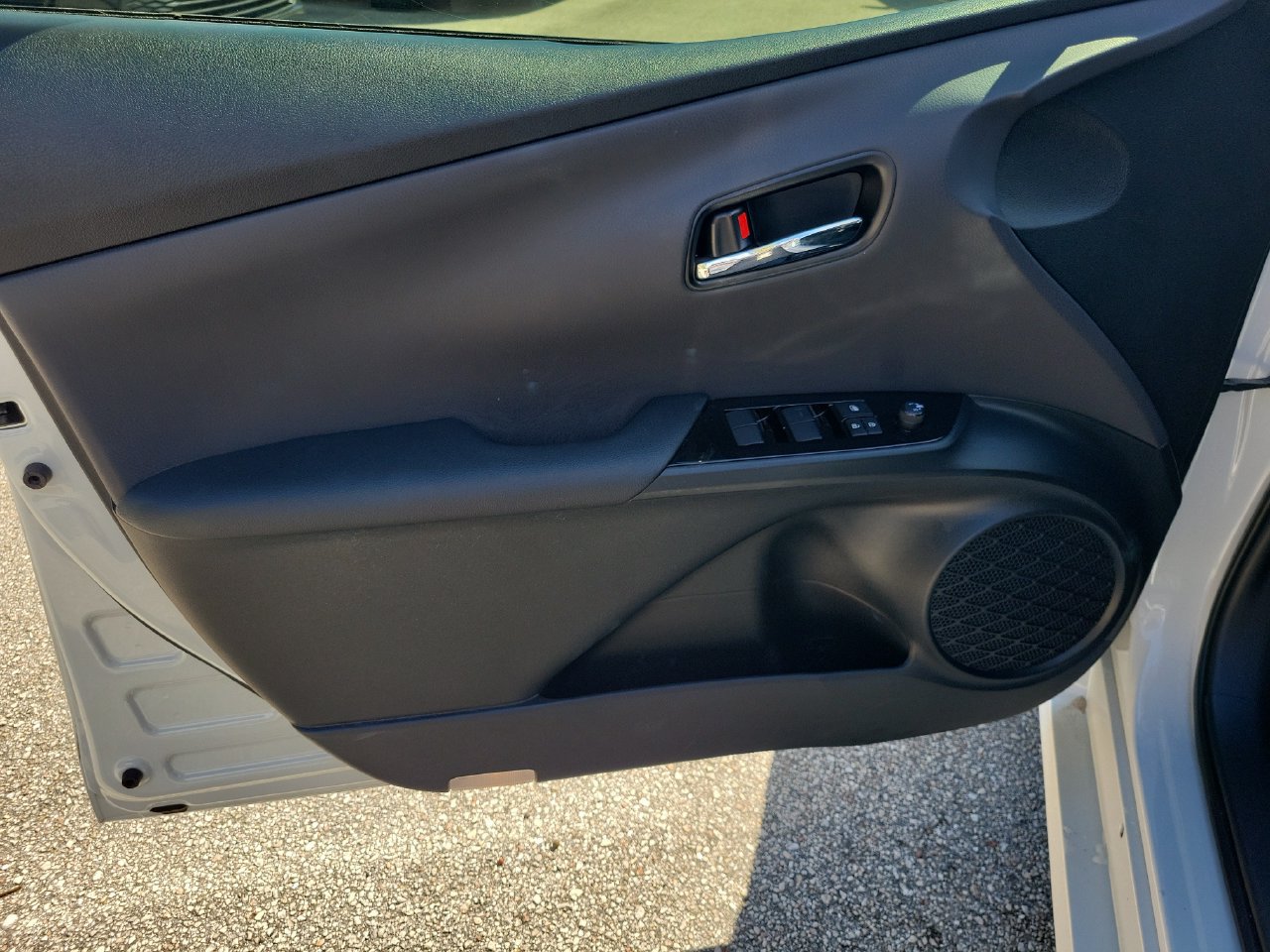 Used 2021 Toyota Prius LE FWD image 13