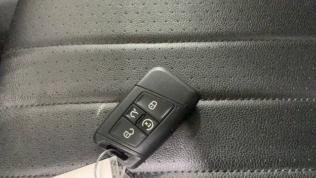 Certified 2024 Volkswagen Tiguan SE AWD/4WD image 28