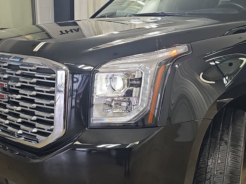 Certified 2020 GMC Yukon Denali w/ Denali Premium Package AWD/4WD image 39
