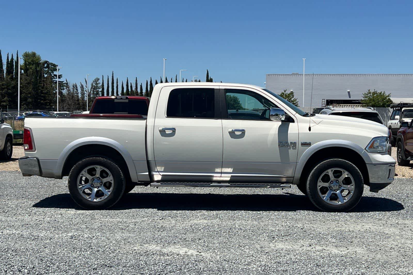 Used 2017 RAM 1500 Laramie w/ Convenience Group AWD/4WD image 9