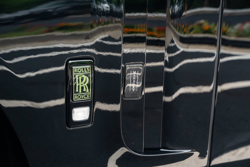 Used 2023 Rolls-Royce Phantom Sedan w/ The Phantom Package RWD image 26