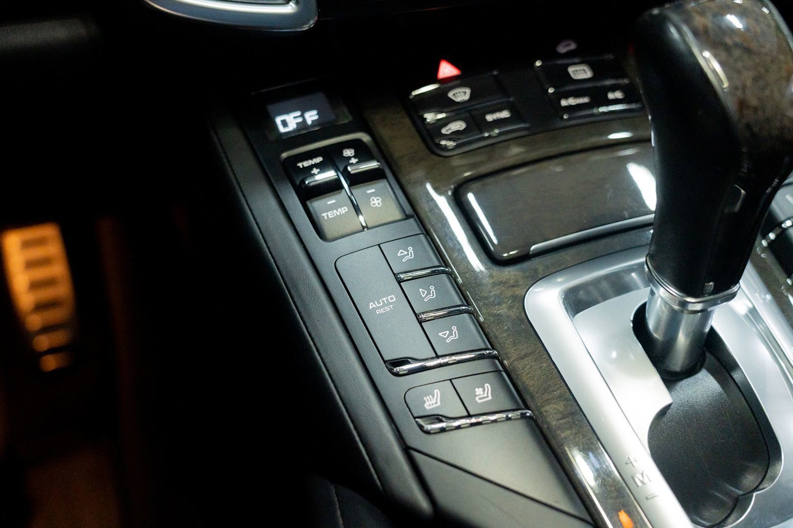 Used 2014 Porsche Cayenne GTS AWD/4WD image 43