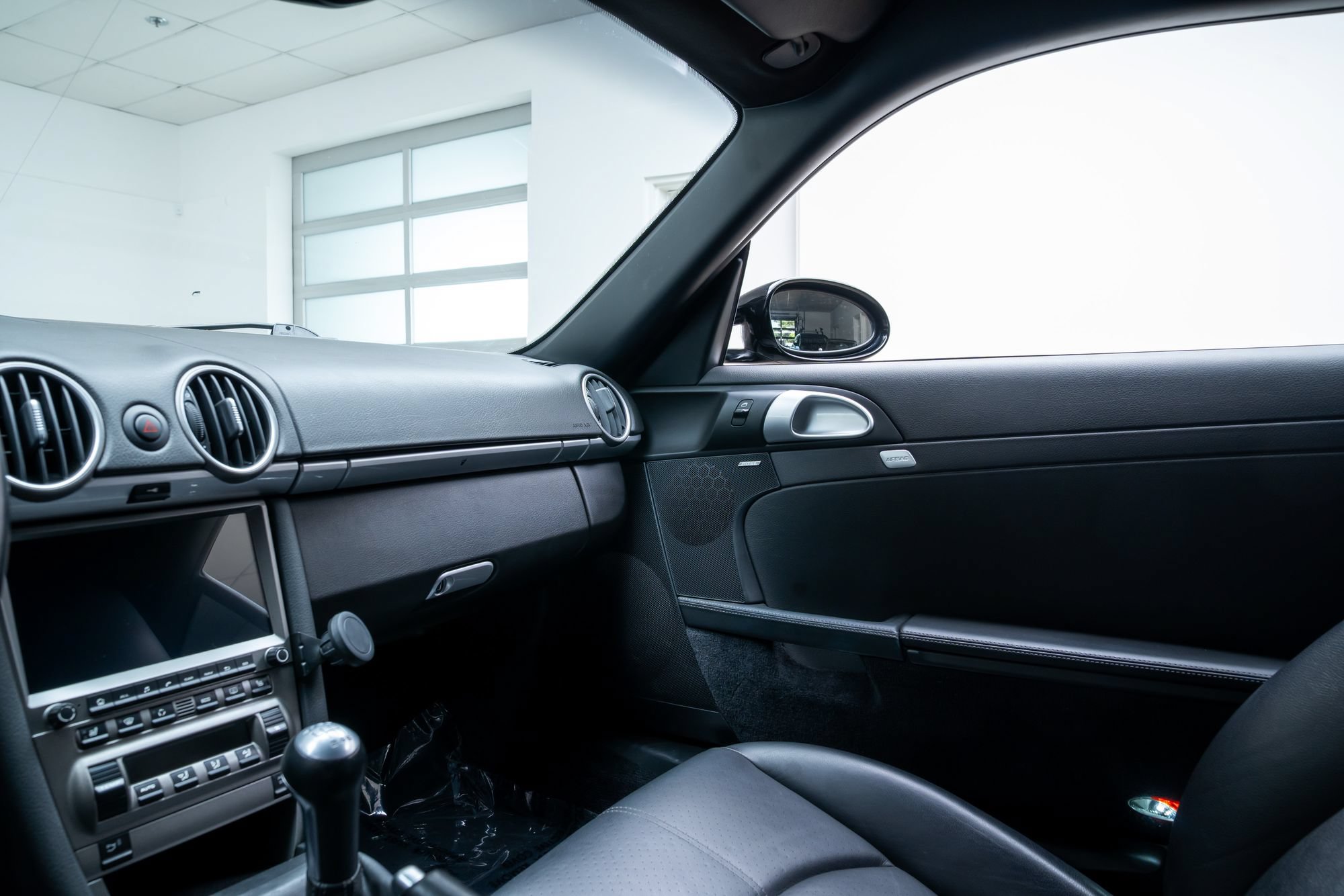 Used 2006 Porsche Cayman S RWD image 9