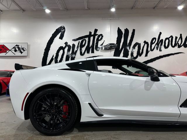 Used 2016 Chevrolet Corvette Z06 w/ 3LZ Preferred Equipment Group RWD image 4