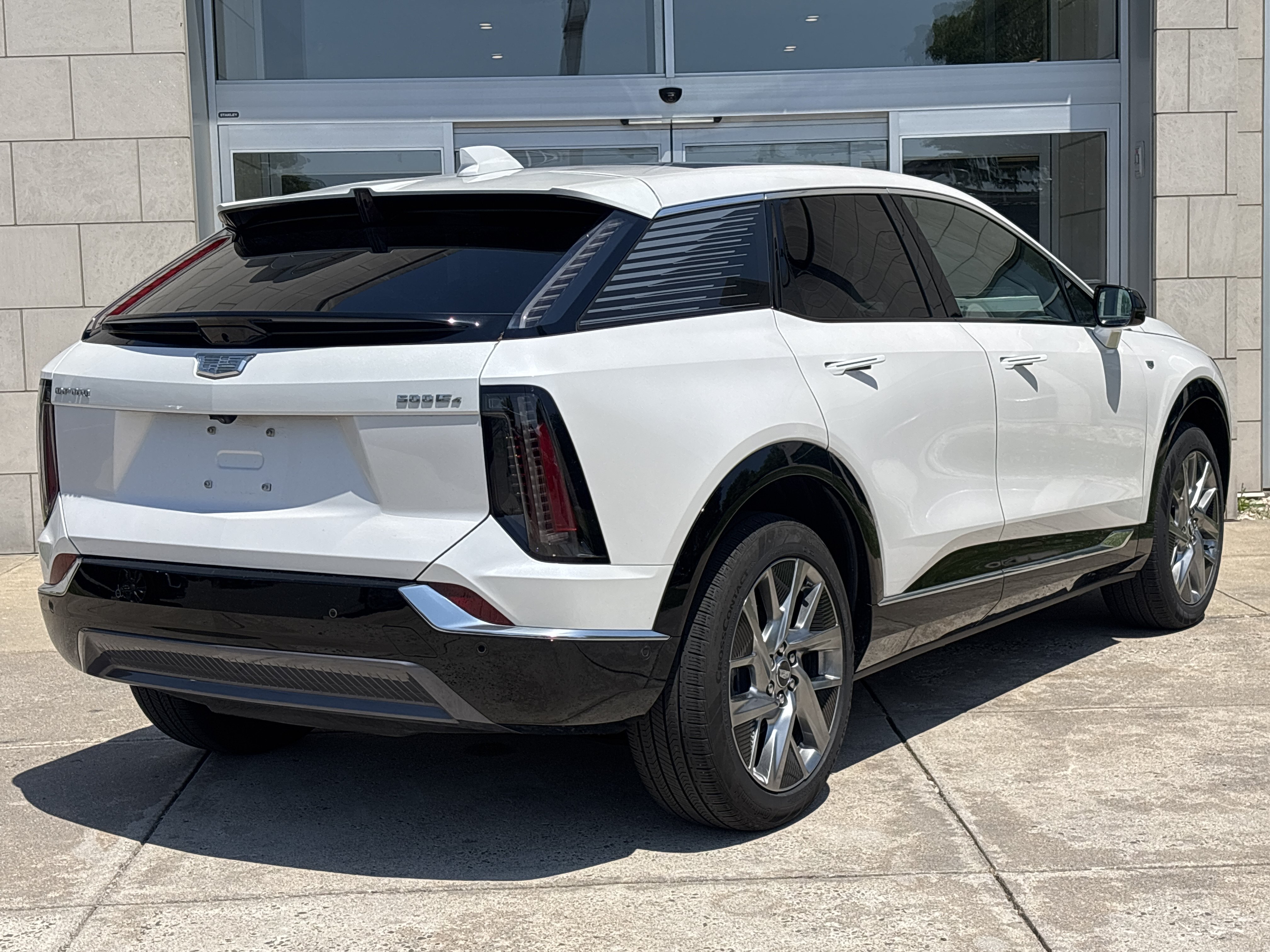 Used 2025 Cadillac Optiq Luxury 2 AWD/4WD image 5
