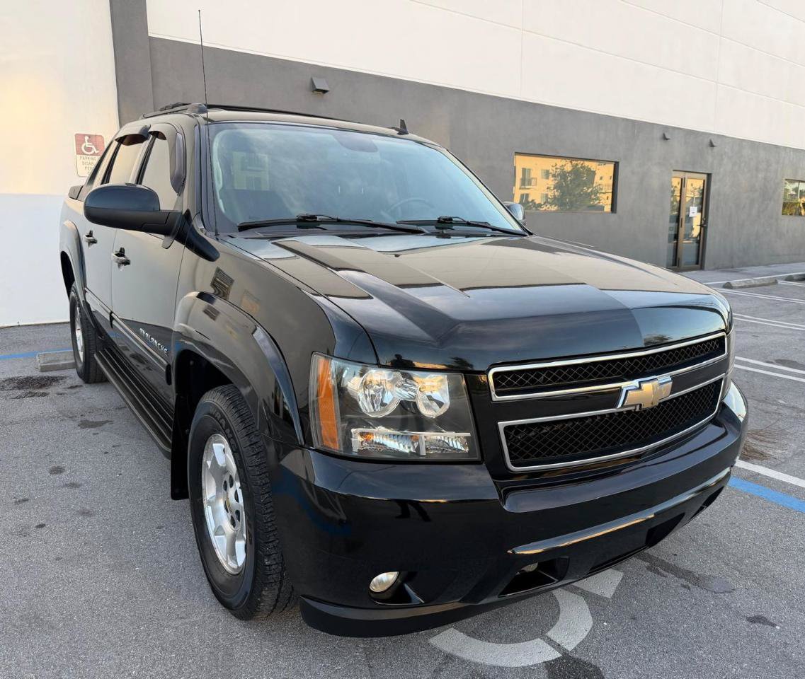 Used 2011 Chevrolet Avalanche LS w/ Convenience Package RWD image 3