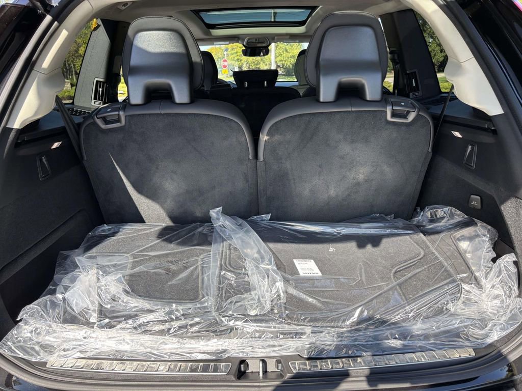 New 2026 Volvo XC90 B6 Plus w/ Protection Package Premier image 9