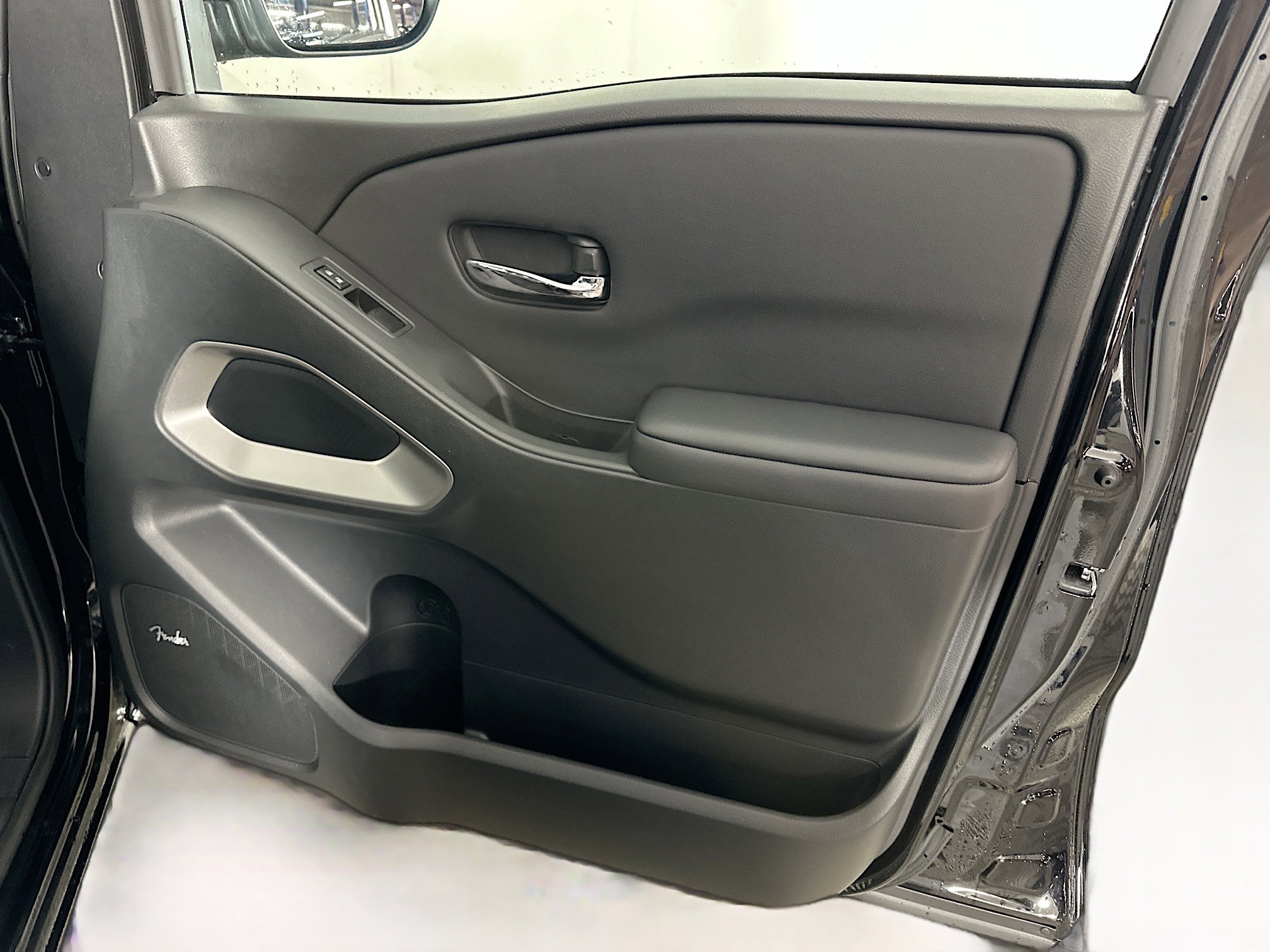 Used 2024 Nissan Frontier SL image 30